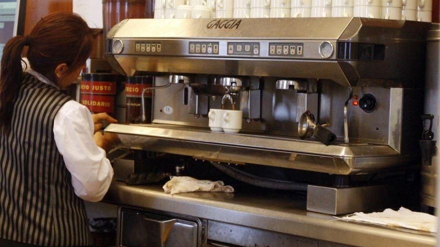 Escrivá prepara una reforma para facilitar el acceso al mercado laboral de miles de trabajadores extranjeros