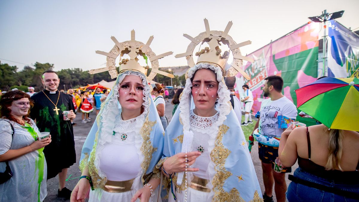 La Virgen de la Macarena antes y después de su polémico cambio de imagen.