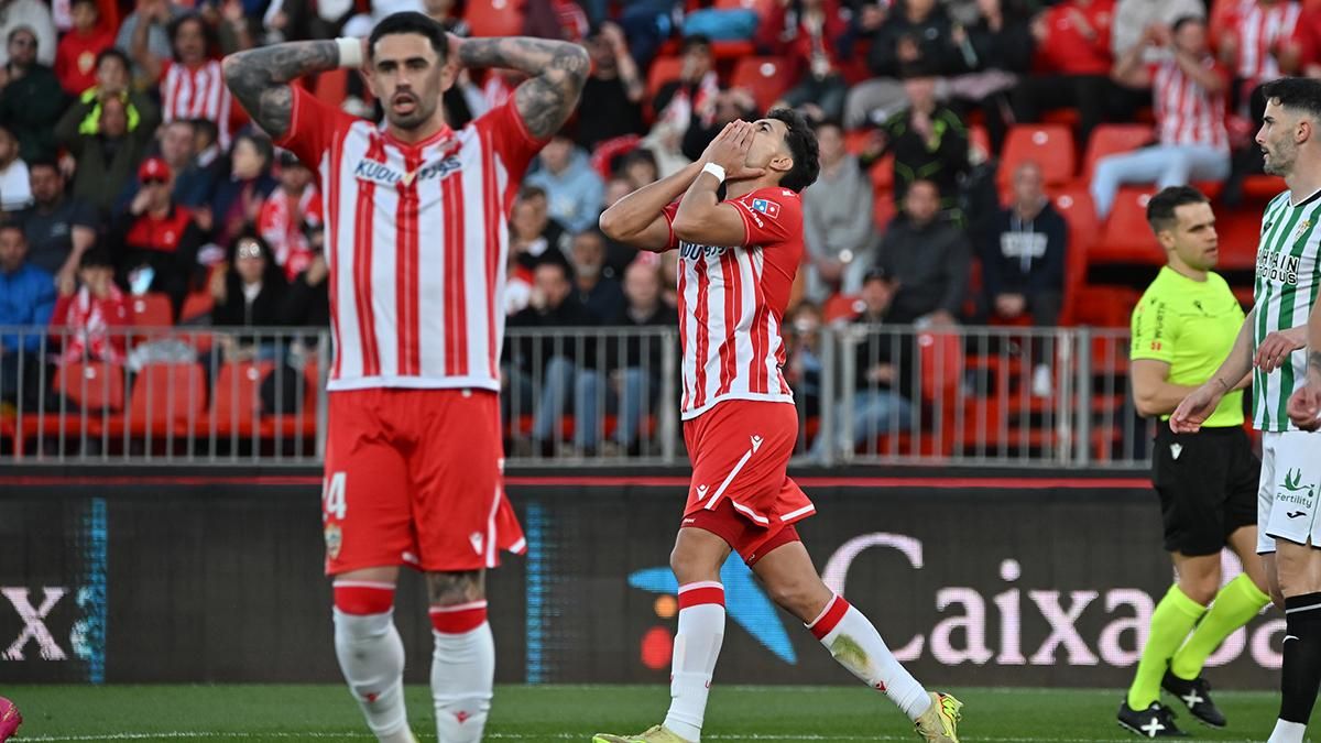 Las imágenes de la UD Almería - Córdoba CF