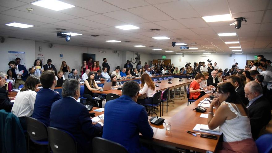 “Circo político” vs. “mafia judicial”: cruces entre oficialismo y oposición marcan el inicio del juicio político a la Corte