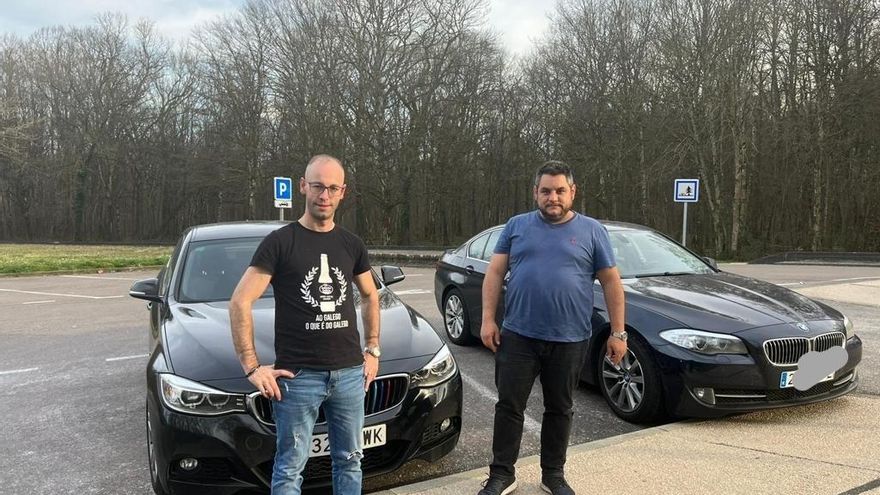 Paulo Ribeiro (izquierda) y Héctor Pérez en su camino a Polonia para traer refugiados ucranianos a España