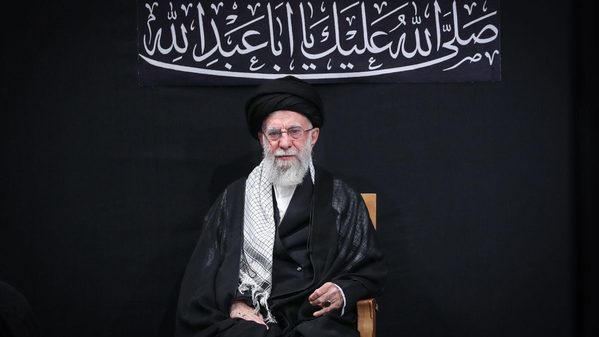 Auge y caída de Ali Jamenei, el implacable defensor de la revolución iraní que gobernó 36 años con mano de hierro