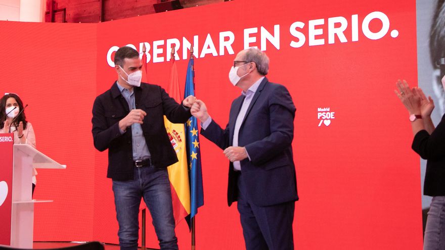 Sánchez en un acto de campaña con Gabilondo.