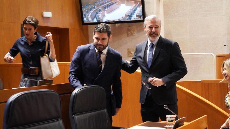 Periodistas de Aragón lleva a Deontología los comunicados de Vox desde el Gobierno por estigmatizar a los migrantes