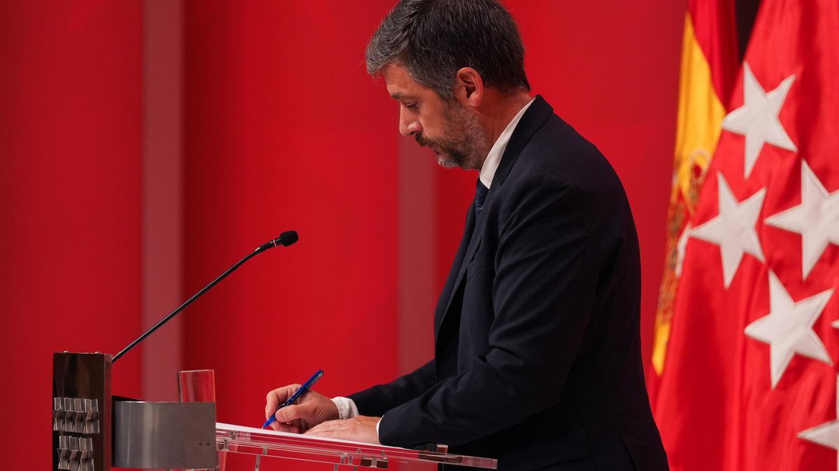 El consejero de Presidencia, Justicia y Administració Local, Miguel Ángel García Martín, en la rueda de prensa del Consejo de Gobierno