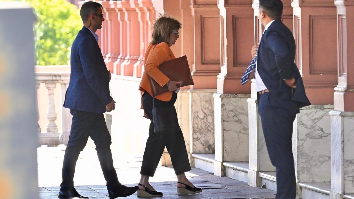 El Gobierno reunió a su mesa política para acelerar la reforma laboral y que el Congreso la apruebe en febrero