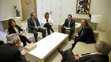 Imagen de la reunión que sindicatos y patronal tuvieron la semana pasada con Rajoy. EFE