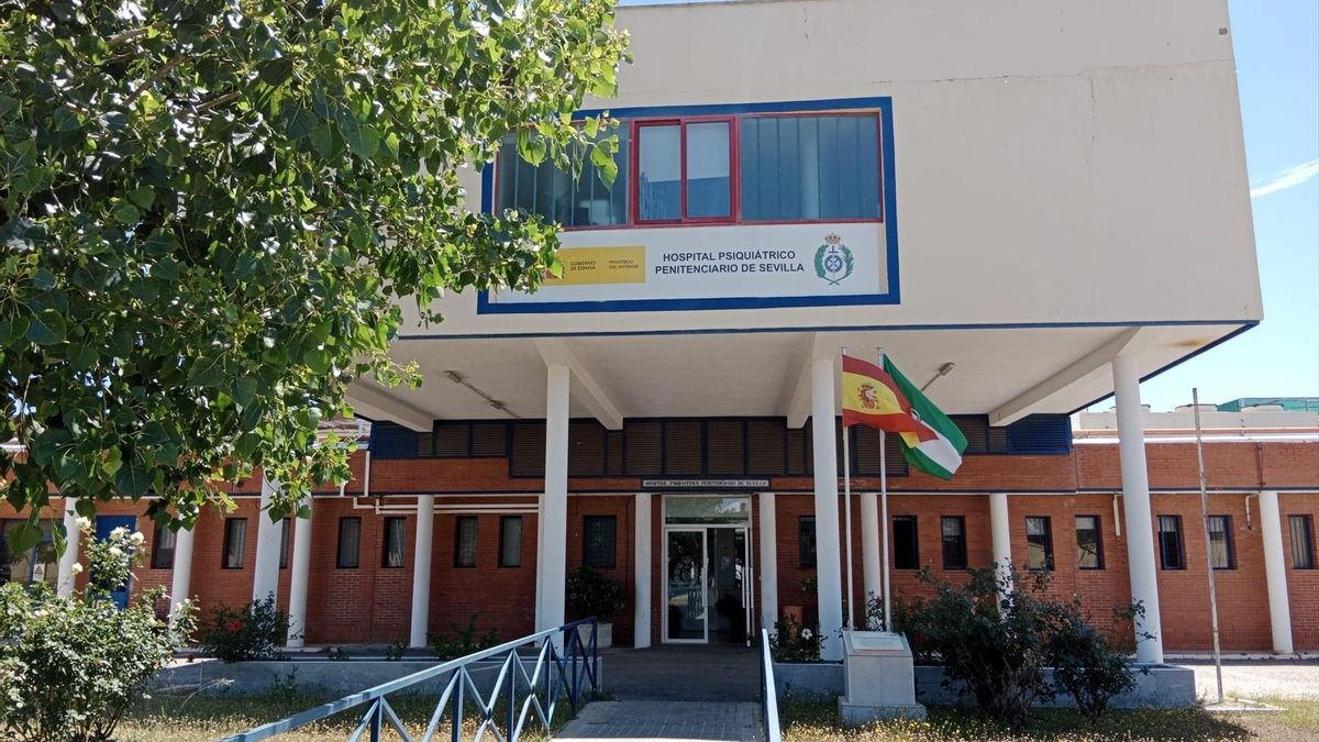 El doble asesinato en el Psiquiátrico Penitenciario de Sevilla reabre el debate sobre su estado: "Se podría haber evitado"