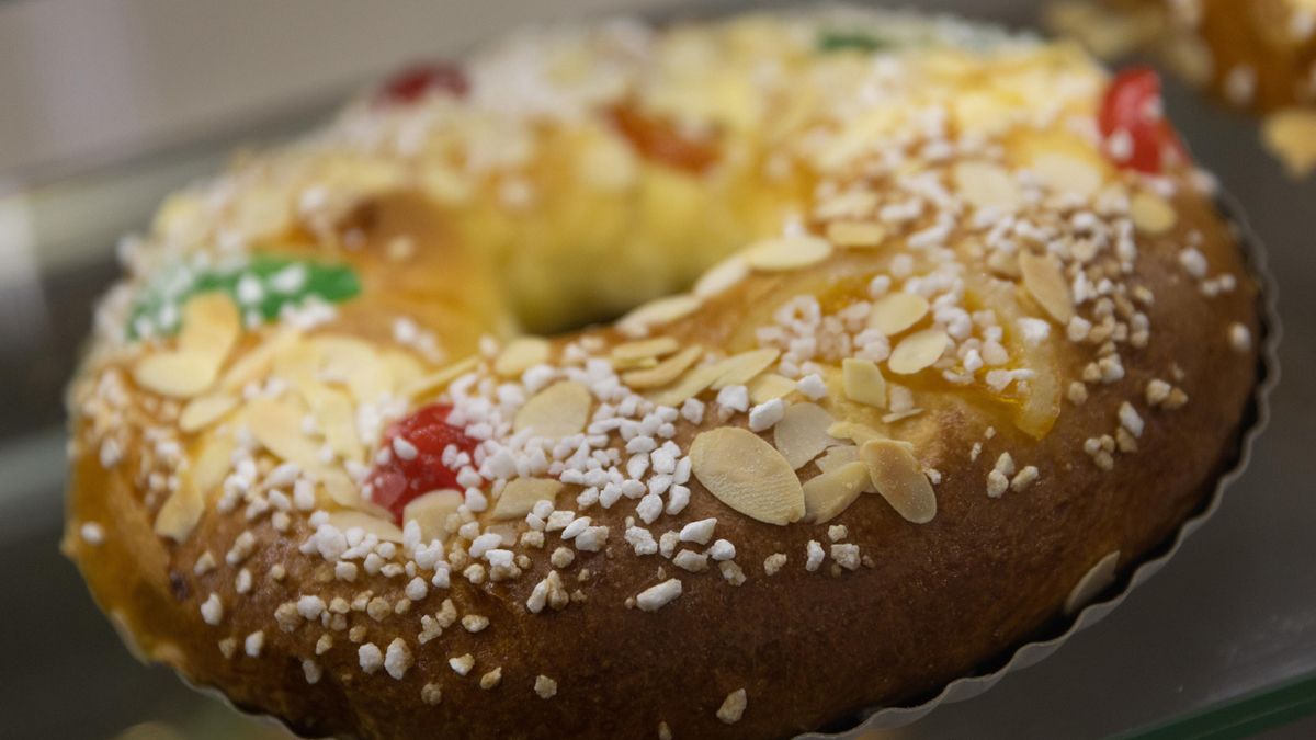 El roscón catalán idéntico al de reyes pero relleno de mazapán que se come otro día de enero