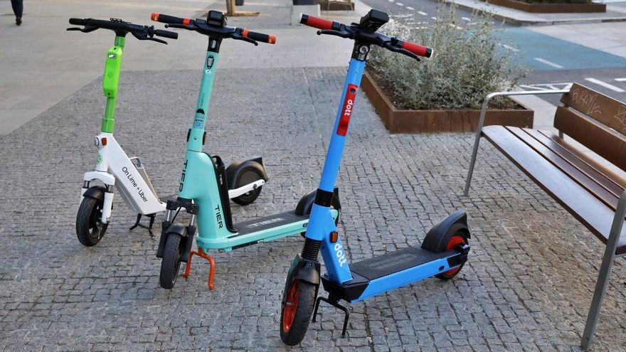 Almeida prohíbe los patinetes de alquiler en Madrid