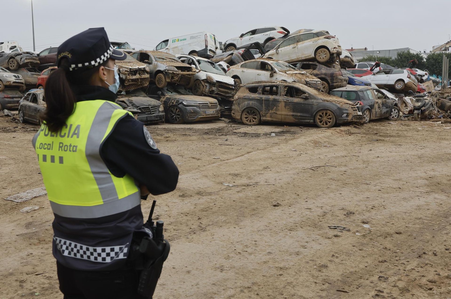 Una de las muchas pilas de coches en la zona cero. En este caso, en Alfafar.