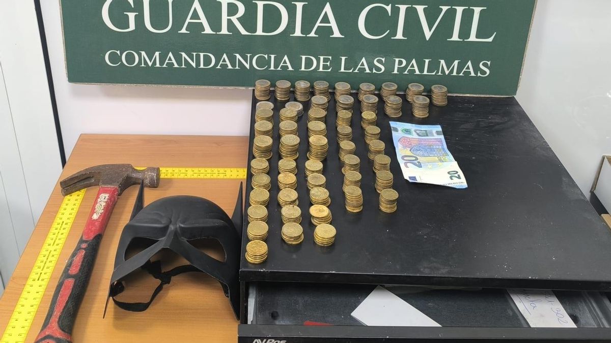 Un hombre se disfraza de Batman y atraca un comercio en Fuerteventura