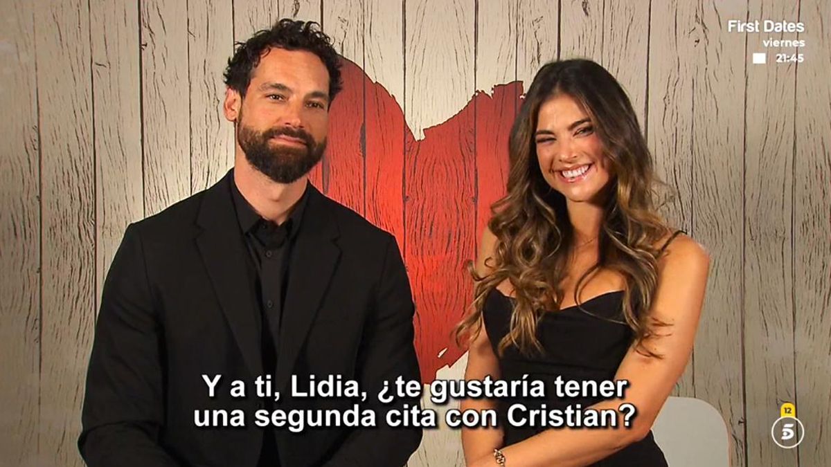 Lidia Santos tiene una cita en 'First Dates' con un soltero que le hace una confesión inesperada: "Me ha chocado"