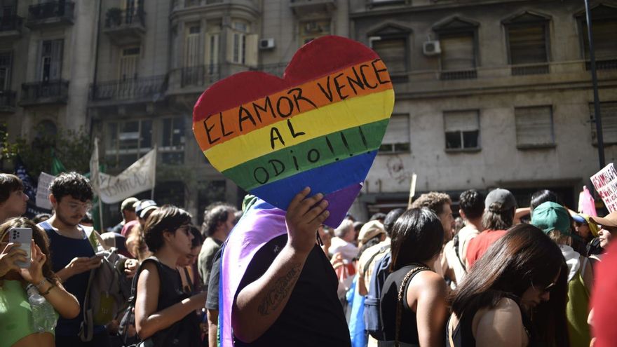 El Gobierno redobló la ofensiva tras la marcha antifascista: anunció cambios en la Ley de Identidad de Género