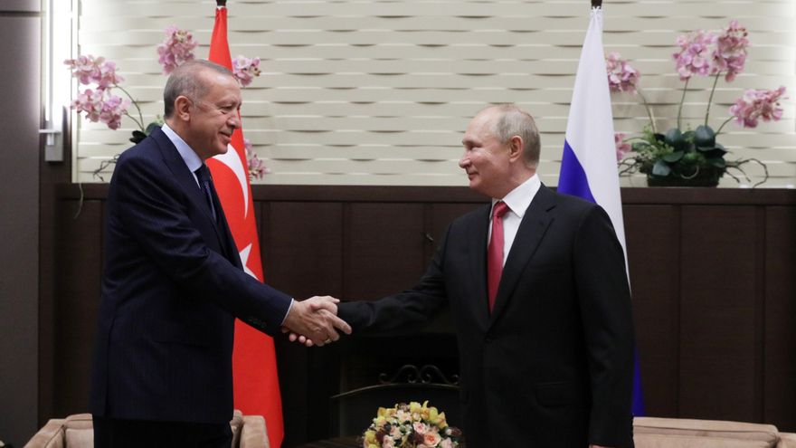 Putin sale de autoaislamiento por covid con una reunión con Erdogan en Sochi