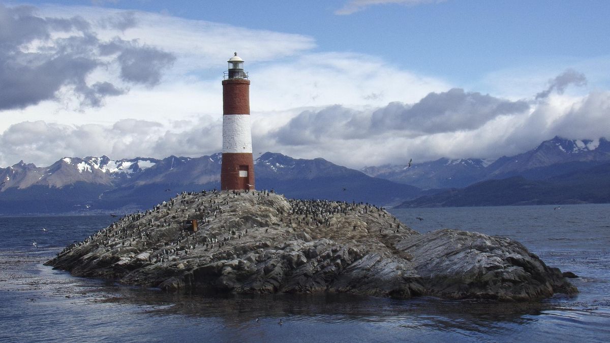 La IA no deja de inventar historias sobre Elias Thorne, un vigilante de faro que nunca ha existido, y los expertos acaban de encontrar la razón