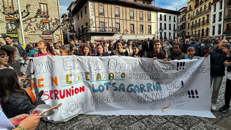 Las AMPA vascas critican que Educación les amenace con sanciones por analizar la calidad de los comedores
