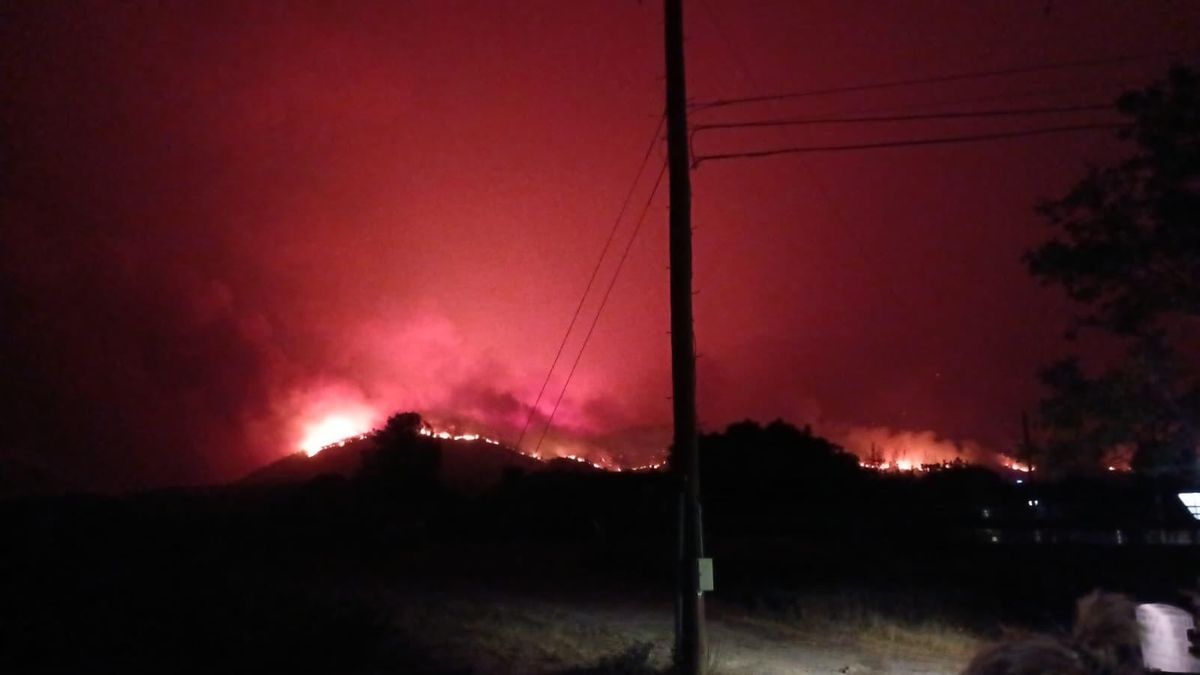 Las llamas se acercan a Santa Cilia
