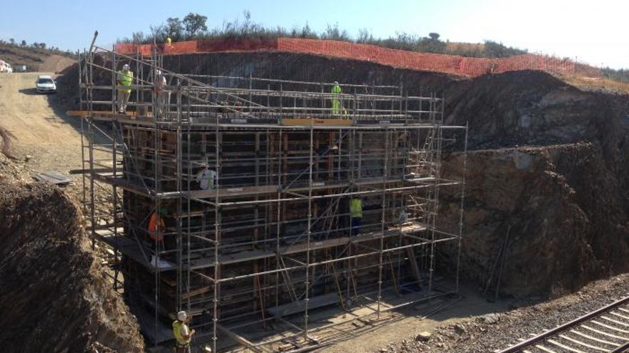 Andalucía arrincona sus propios informes y enfría su exigencia al Estado de acabar una presa al admitir la toxicidad del agua