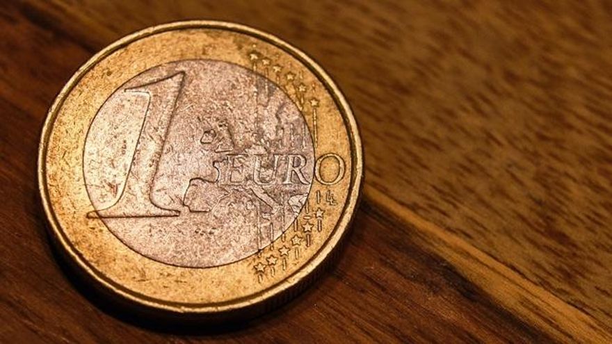 ¿Todavía usas monedas? Cómo distinguir una falsa de otra auténtica