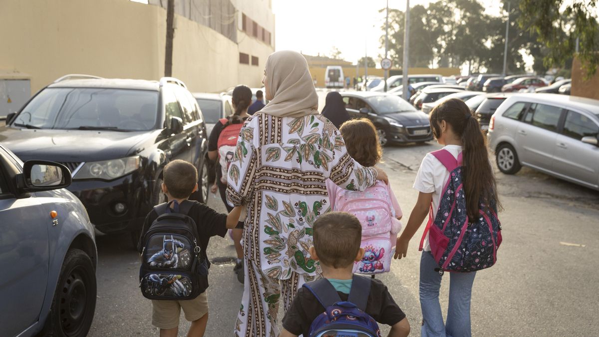 La vuelta al cole en Ceuta arranca "sin incidentes" y un 70% de asistencia: "Teníamos ganas de volver"