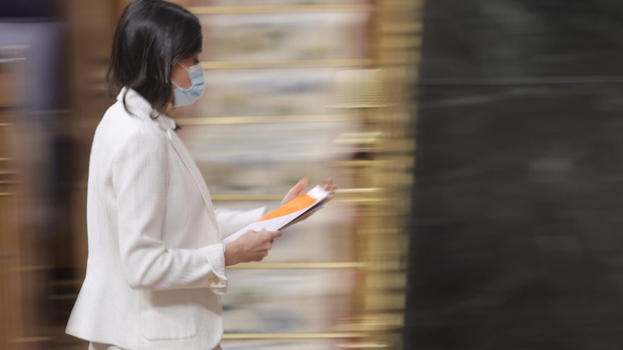 La líder de Cs, Inés Arrimadas, en una sesión de control al Gobierno en el Congreso de los Diputados, a 30 de junio de 2021, en Madrid, (España). (Foto de archivo).