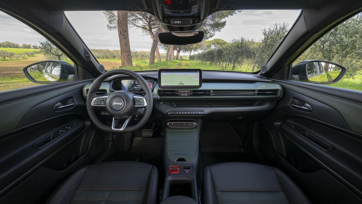 Habitáculo del modelo más pequeño de Jeep.