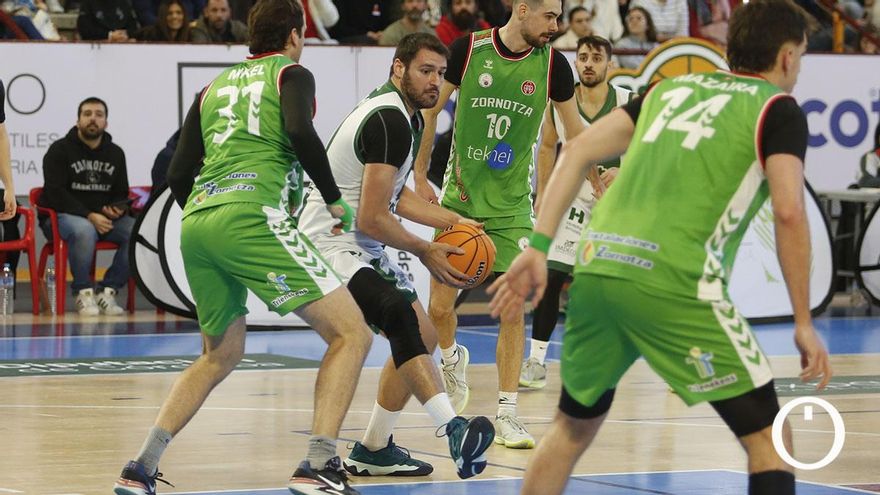 El Coto Córdoba CB consigue un triunfo de oro ante el Zornotza