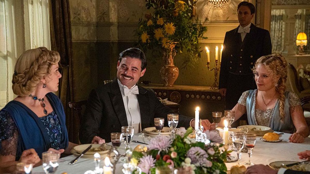 'La Promesa': La reacción de la familia ante la gran noticia de Manuel y Jana