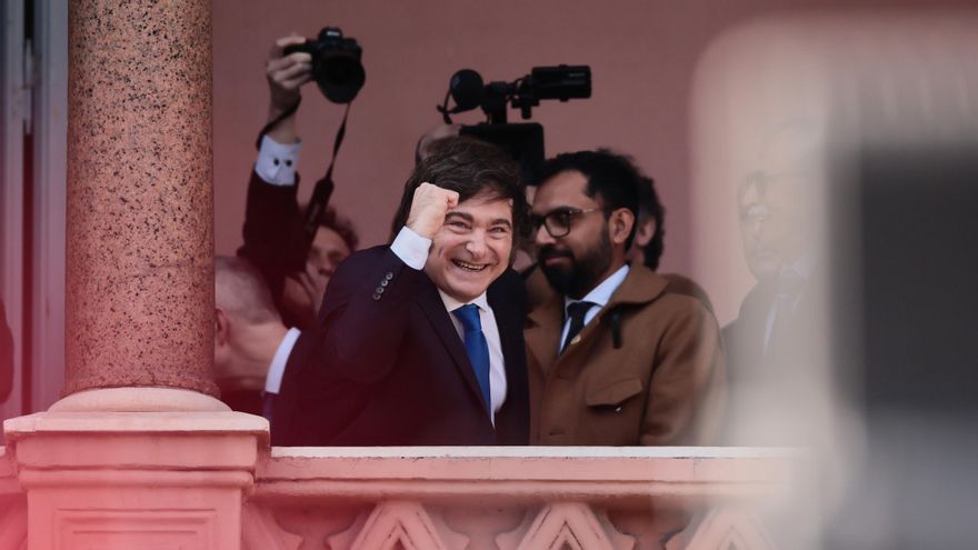 El año en el que Milei gobernó con la motosierra por decreto y con la venia del Congreso