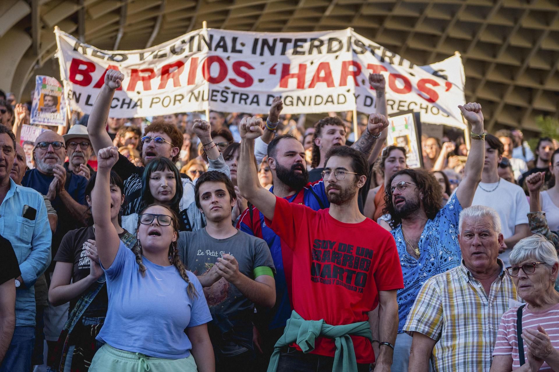Manifestación en homenaje a Maricarmen en Sevilla.