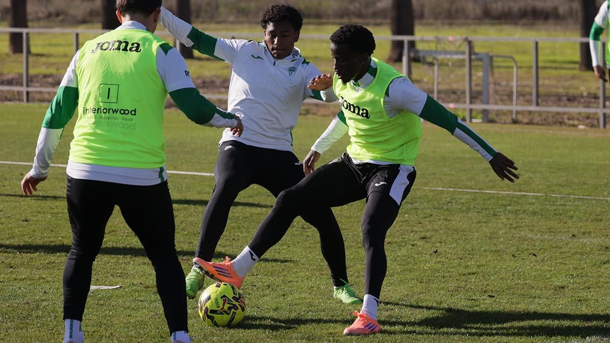 Adilson durante un entrenamiento de esta semana frente a la SD Eibar