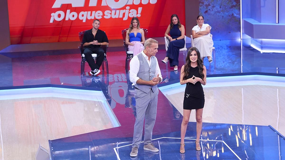 Carlos Lozano, junto a Alexia Rivas en 'Amor... ¡o lo que surja!'