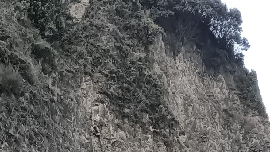 Rescatada una persona atrapada por la subida de la marea en la playa del túnel de Laredo