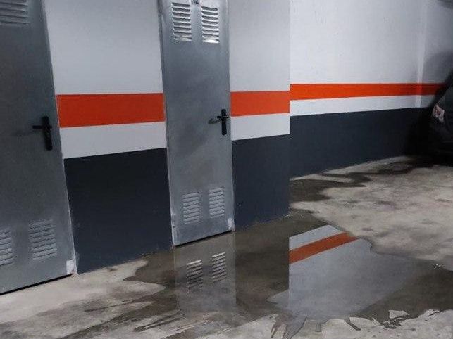 Rebosamiento de aguas fecales en Guanarteme por rotura de tubería