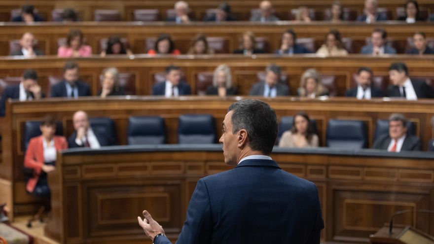 Sánchez presume de gestión económica y denuncia que al PP le "tiemblan las piernas" para defender derechos ante Vox