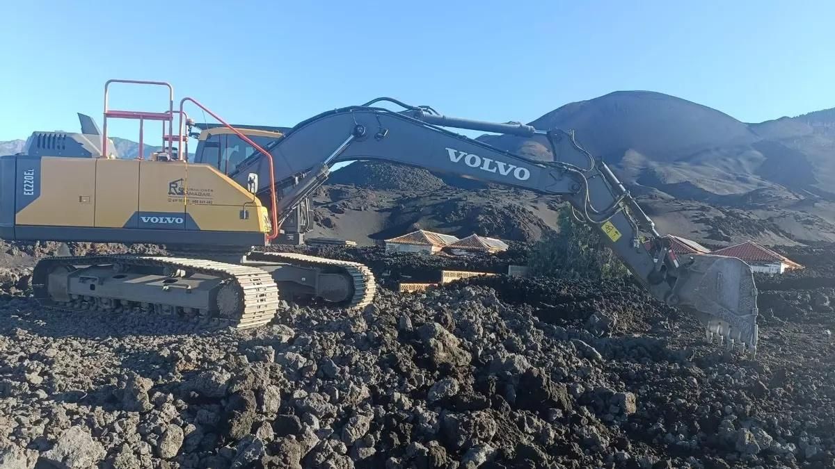 Las obras en el tramo de la LP-2 sepultado por la lava del Tajogaite están "jurídicamente bien fundamentadas"