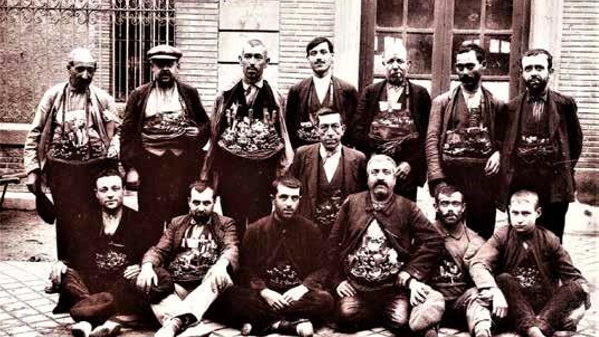 Imagen de antiguos vendedores de navajas