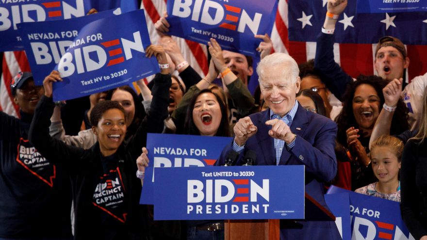 El candidato demócrata a la Casa Blanca, Joe Biden, reacciona durante un acto posterior al "caucus" de Nevada, en Las Vegas. EFE/Eugene García