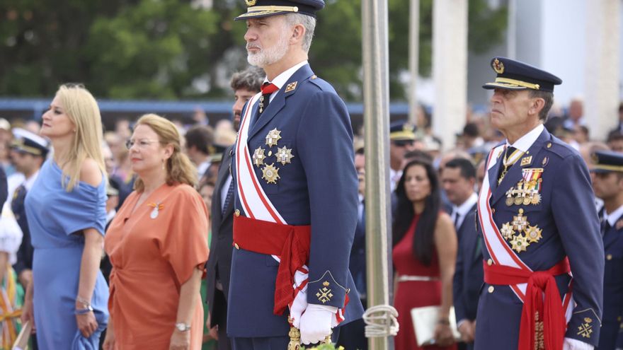 Felipe VI preside la entrega de despachos a alumnos en la Academia del Aire de Murcia