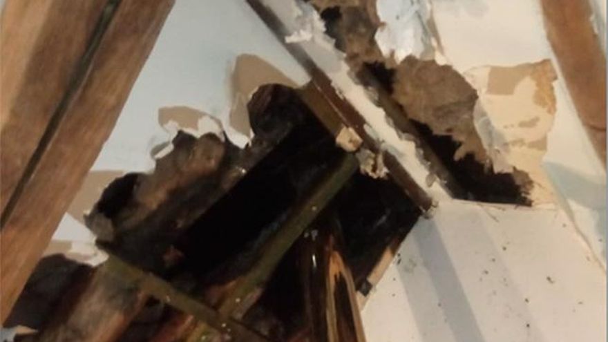 Imagen de una de las chimeneas afectadas. / Bomberos de Ponferrada