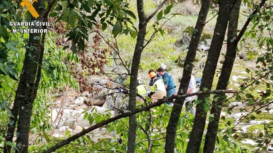 Muere una mujer al caer a Los Pilones mientras se hacía una foto y ser arrastrada por el agua