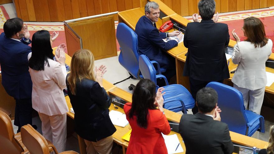 Palo y zanahoria: el menú post boda que Rueda ha servido en su investidura