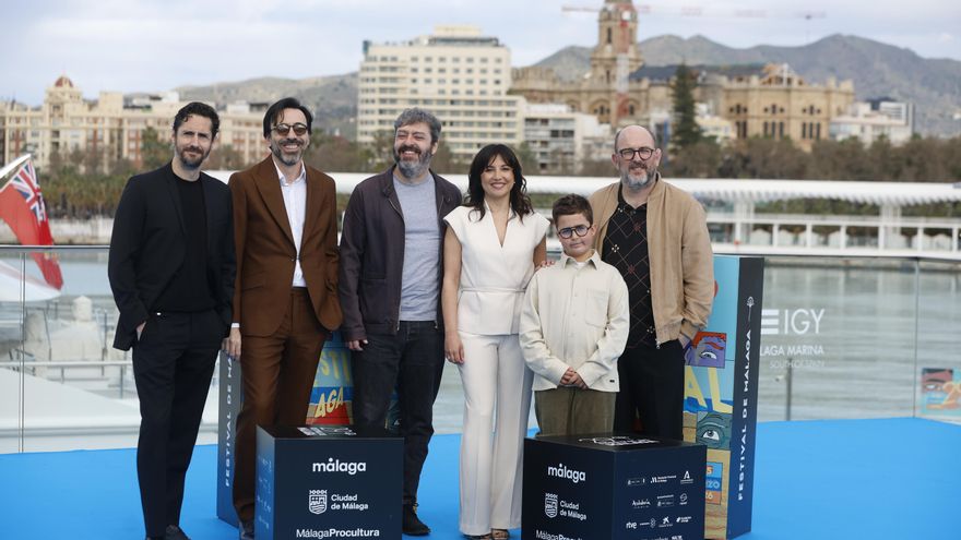 Ser de izquierdas y llevar a tus hijos a un colegio privado, el debate se vuelve comedia en 'Altas capacidades’