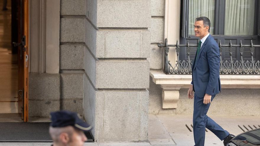 El presidente del Gobierno, Pedro Sánchez, a su llegada a una sesión extraordinaria en el Congreso de los Diputados, a 17 de julio de 2024
