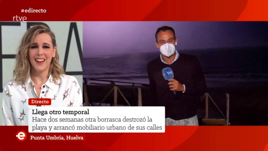 Un reportero de 'España Directo' se queda sin paraguas durante una tormenta: "Estoy sufriendo por ti"