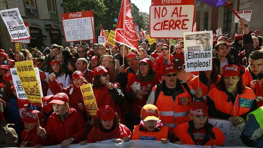 Empleados de Coca Cola recorren 20 kilómetros en Madrid en protesta por los despidos