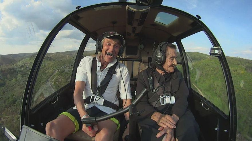 Calleja junto a María en Volando Voy