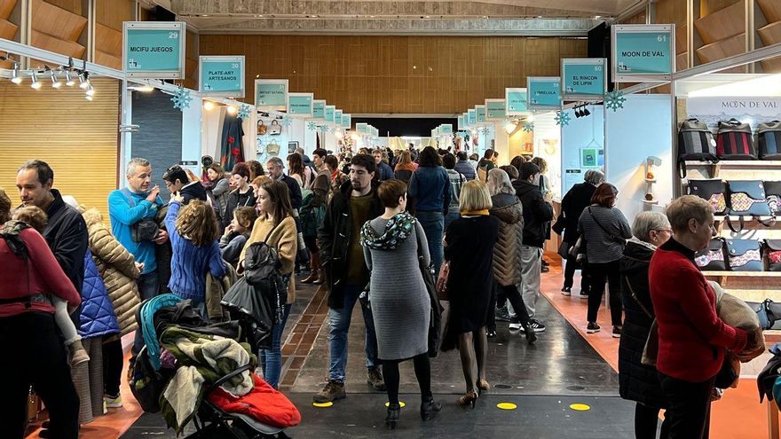 “Van a cargarse la artesanía en Aragón”: la feria de Zaragoza se reduce a la mitad y sube el coste para los artesanos