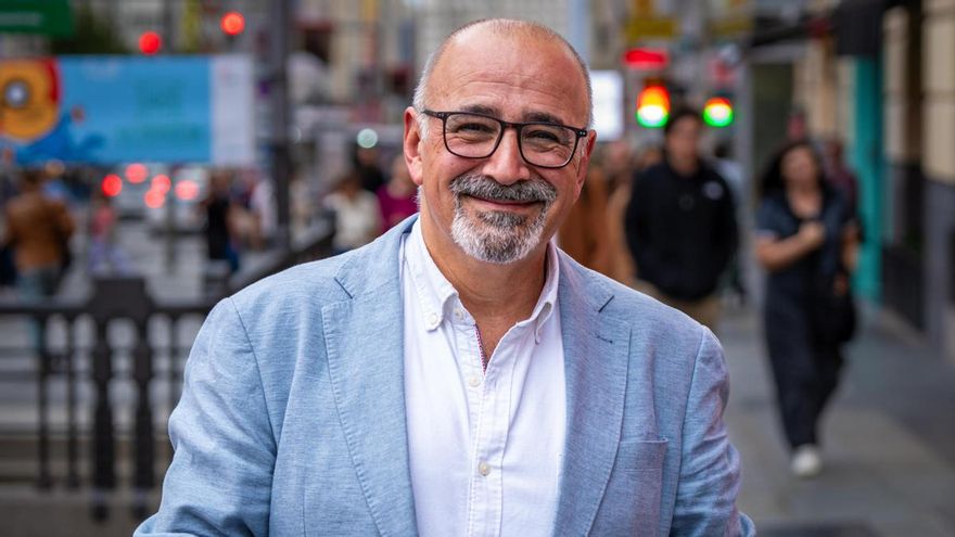 Ignacio López-Goñi, microbiólogo: “No vas a vivir cien años por comer muchos yogures”